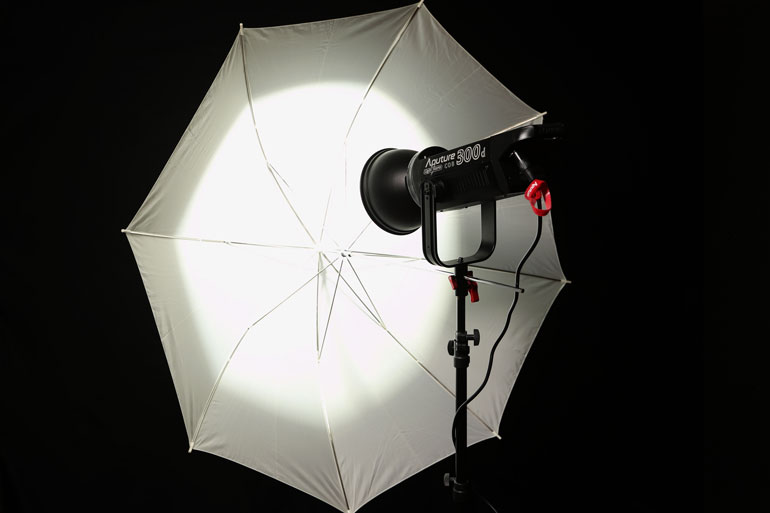 aputure-300d-umbrella-diffusion