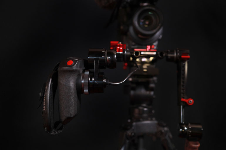 canon-c300-c200-c100-grip-handle-zacuto-recoil-shoulder-rig-trigger