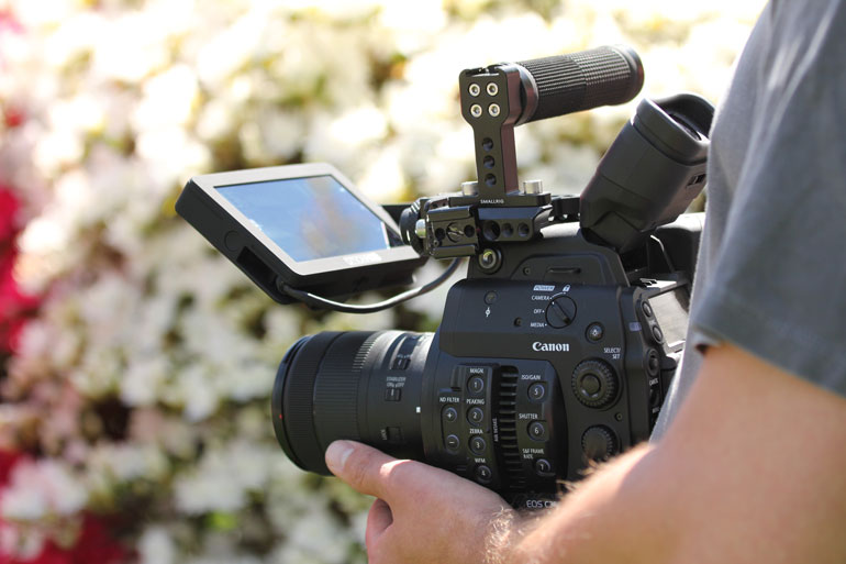 canon-c300-mkii-smallhd-camera-fierld-monitor