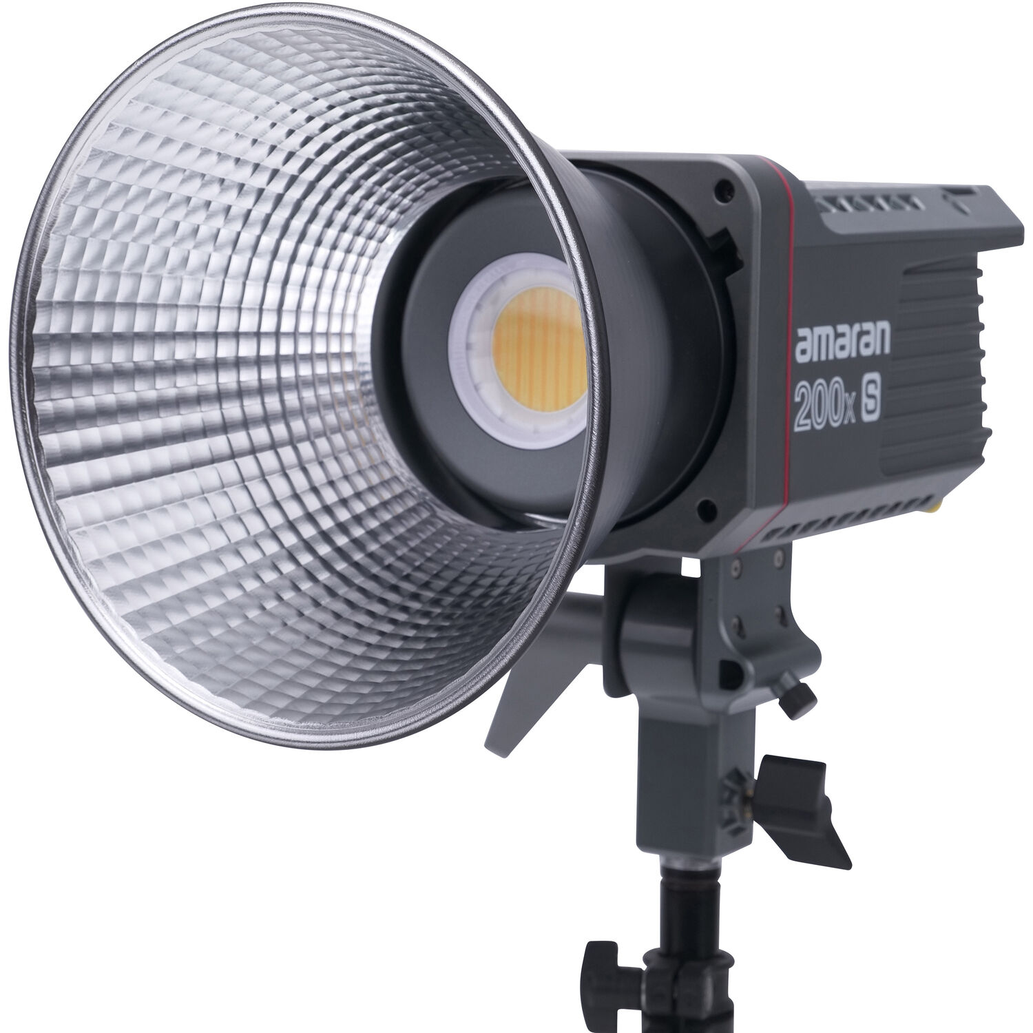 amaran COB 200x S with light modifier attached