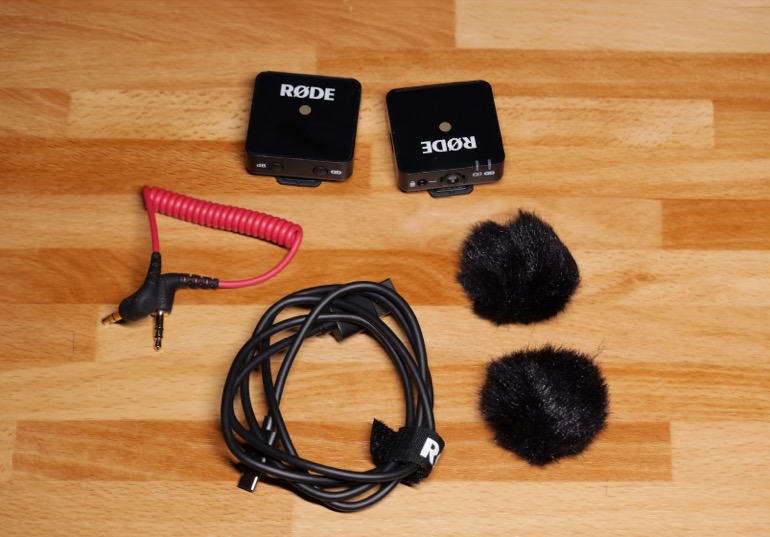 rode-wireless-go-cables-accessories-box