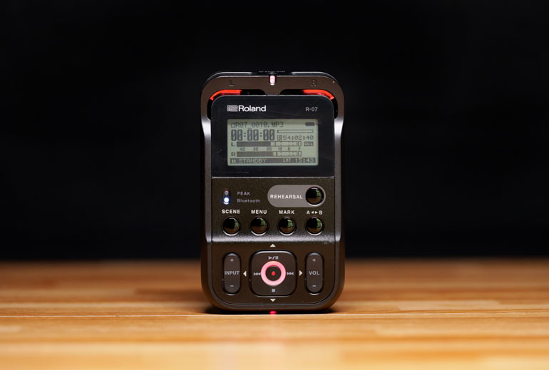 roland-r07-audio-recorder