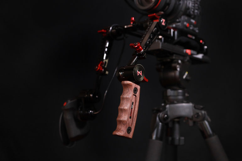 zacuto-wooden-handgrip-recoil-shoulder-rig